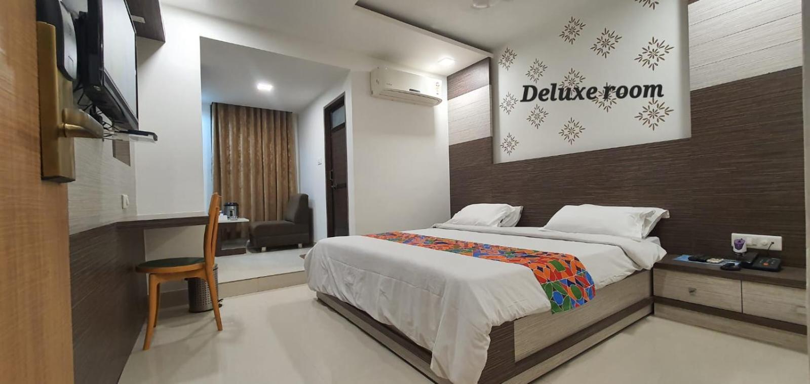 The Ambassador Hotel Vadodara Ngoại thất bức ảnh