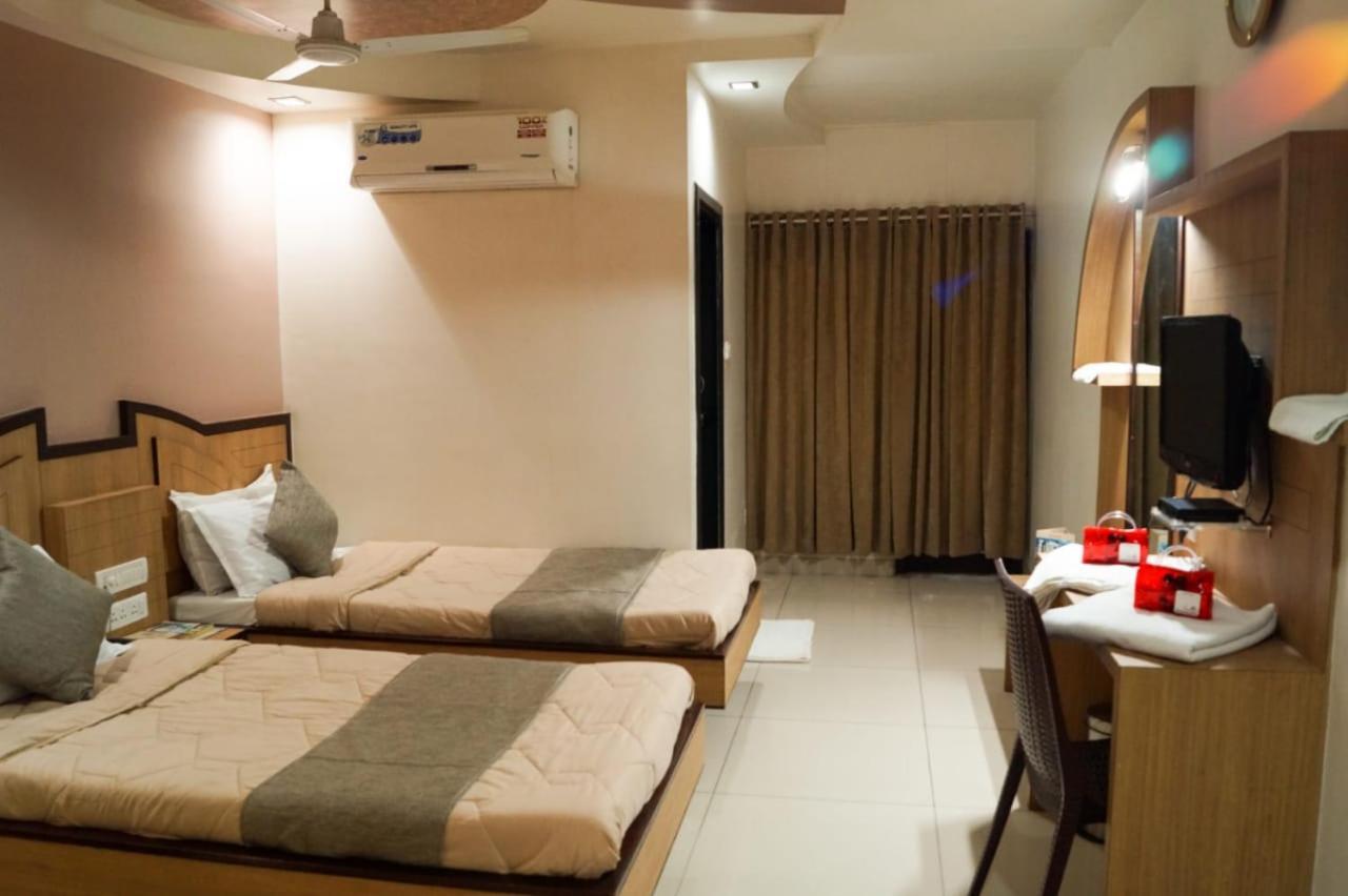 The Ambassador Hotel Vadodara Ngoại thất bức ảnh